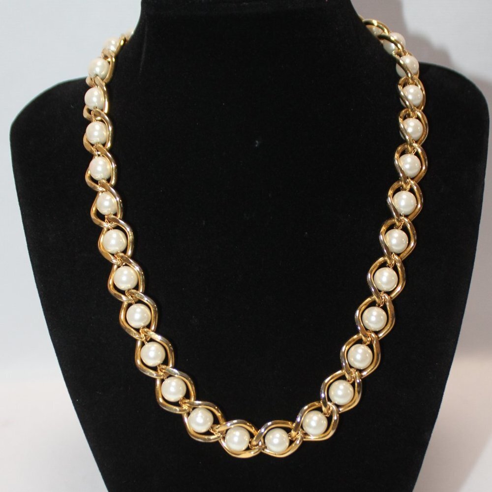 Pearl Gold Tone Chain Link 18" Necklace